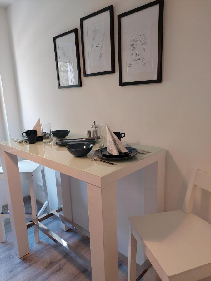 Gemuetliches, Voll Ausgestattetes Apartment Halle  Exterior photo